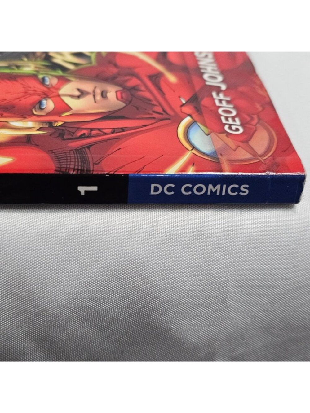 Justice League Vol. 1 Origin Comic Book By Geoff Johns Jim Lee & Scott Williams - Picture 13 of 13